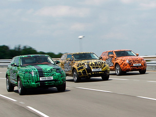 Land rover evoque. В&nbsp;ходе дорожных испытаний разукрашенные прототипы Range Rover Evoque преодолеют в&nbsp;общей сложности более миллиона километров.