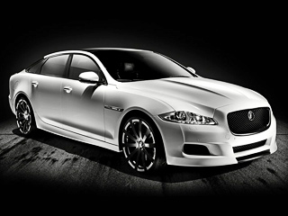 Jaguar xj. Кузов выкрасили в&nbsp;цвет Satin Matte Pearlescent White, а&nbsp;все хромированные элементы сделали чёрными (в&nbsp;том числе и&nbsp;фальшрадиаторную решётку).