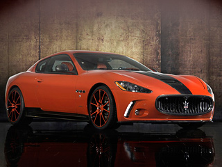 Maserati granturismo. Машина на фото обута в покрышки Michelin размерностью 255/30 R20 на передней оси и 305/30 R21 на задней.
