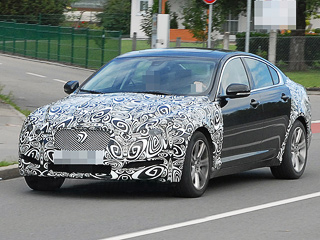Jaguar xf. Усовершенствованный Jaguar XF&nbsp;будет выведен на&nbsp;рынок как автомобиль 2012 модельного года. Мировой дебют новинки ожидается на&nbsp;мотор-шоу во&nbsp;Франкфурте следующей осенью.