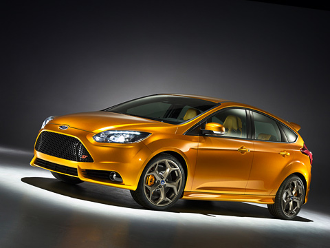 Ford focus st. Продажи новых «горячих» хэтчбеков Focus ST&nbsp;стартуют в&nbsp;начале 2012 года.