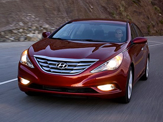 Hyundai sonata. Свежеиспечённая Sonata продаётся в&nbsp;Южной Корее со&nbsp;2&nbsp;сентября 2009&nbsp;года, а&nbsp;к&nbsp;дилерам Hyundai в&nbsp;США она поступила в&nbsp;начале 2010-го.