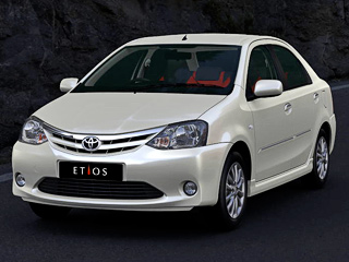 Toyota etios. Новый седан наглядно демонстрирует желание Тойоты выпускать качественные автомобили для более широкого круга клиентов, заявил на&nbsp;торжественной церемонии запуска производства глава компании Акио Тойода.
