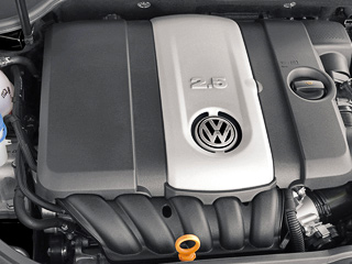 Volkswagen new beetle,Volkswagen golf. Все отозванные автомобили оснащены моторами 2.5 и&nbsp;выпущены на&nbsp;мексиканском заводе автоконцерна.