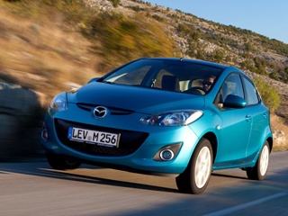 Mazda 2. В&nbsp;компании Mazda утверждают, что на&nbsp;одной подзарядке новый электрокар сможет проехать около 200&nbsp;км.
