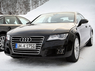 Audi a7. Официальная премьера Audi&nbsp;RS7 должна пройти на&nbsp;автосалоне во&nbsp;Франкфурте осенью 2011-го. Продажи в&nbsp;Европе стартуют под занавес того&nbsp;же года.