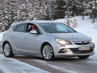 Opel astra. По&nbsp;неподтверждённым данным, на&nbsp;достижение 100&nbsp;км/ч Opel Astra GSI будет тратить 8,2&nbsp;с, а&nbsp;максимальная скорость составит 230&nbsp;км/ч. Версия со&nbsp;180-сильным мотором 1.6 имеет 8,5&nbsp;c и&nbsp;221&nbsp;км/ч соответственно.