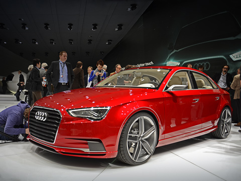Audi a3. По&nbsp;словам представителей компании, новинка&nbsp;— нотчбек, то&nbsp;есть седан с&nbsp;сильно наклонённой задней стойкой.