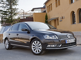 Volkswagen passat. Заказы на&nbsp;модернизированный Volkswagen Passat уже принимают, но&nbsp;«живые» машины приедут в&nbsp;мае 2011&nbsp;года.