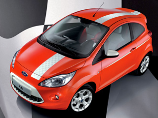 Ford ka. Трёхдверка Ford Ka&nbsp;в&nbsp;исполнении Grand Prix получила оригинальные 16-дюймовые колёсные диски. Фальшрадиаторная решётка, накладки на&nbsp;зеркалах заднего вида окрашены в&nbsp;контрастный с&nbsp;цветом кузова оттенок.