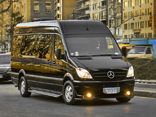 Mercedes sprinter. Заявленная дальность поездки оснащённого трёхлитровой дизельной «шестёркой» микроавтобуса при среднем расходе топлива 11,8&nbsp;л/100&nbsp;км составляет 644&nbsp;км.