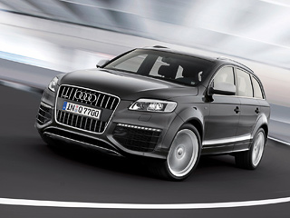 Audi q7,Audi r8. Длина&nbsp;— 5063&nbsp;мм, рабочий объём турбодизеля V12&nbsp;— 5934 см³, мощность и&nbsp;тяга&nbsp;— 500 сил и&nbsp;1000&nbsp;Н•м. Но&nbsp;это почему-то не&nbsp;работает&nbsp;— Audi Q7&nbsp;V12&nbsp;TDI&nbsp;в России покупают крайне редко. Может, из-за цены в&nbsp;5&nbsp;371&nbsp;100&nbsp;рублей?