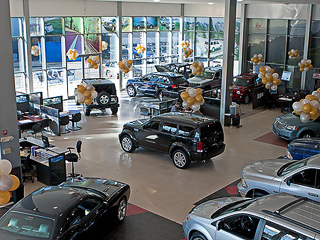 Jeep cherokee. Вместе с&nbsp;запуском трёх новых моделей компания рассчитывает к&nbsp;2014 году увеличить число своих официальных дилеров в&nbsp;Европе с&nbsp;430 до&nbsp;650.