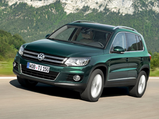 Volkswagen tiguan. Помимо Германии Volkswagen Tiguan производится сейчас ещё в&nbsp;трёх местах: на&nbsp;российском заводе автоконцерна в&nbsp;Калуге, а&nbsp;также на&nbsp;предприятиях в&nbsp;Китае и&nbsp;Вьетнаме. С&nbsp;момента запуска модели в&nbsp;2007 году в&nbsp;мире было продано более 700 тысяч таких кроссоверов.