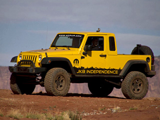 Jeep wrangler. Специалисты Mopar заверяют, что любому владельцу внедорожника Wrangler по силам смонтировать комплект на своей машине за выходные. Если же кто-то не решается сделать всё сам, то установку можно произвести у ближайшего официального дилера Jeep.