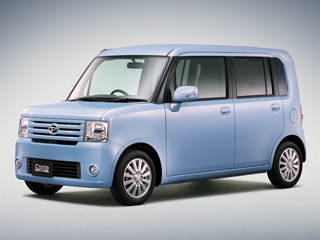 Toyota pixis. Daihatsu является одним из&nbsp;старейших японских автопроизводителей, история которого начинается в&nbsp;далёком 1907&nbsp;году. Компания Toyota владеет контрольным пакетом акций (51,2%) этой фирмы с&nbsp;1999&nbsp;года.
