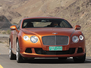 Bentley continental gt,Bentley continental gt2. Какие внешние изменения получит купе Bentley Continental GT2, пока неясно. Скорее всего, это будет агрессивный аэродинамический обвес.