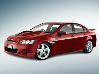 Holden commodore. Для постройки седана Holden Commodore&nbsp;VE Retro специалистам фирмы HDT необходим стандартный автомобиль в&nbsp;версиях&nbsp;SS или&nbsp;SS&nbsp;V-series. Эксклюзивную машину будут красить только в&nbsp;красный цвет.