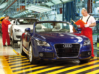 Audi a8 hybrid,Audi a3,Audi e-tron,Audi a6 allroad. Компания Audi будет вкладываться не&nbsp;только в&nbsp;свои немецкие заводы. Так, к&nbsp;2013 году на&nbsp;сборочном предприятии в&nbsp;Венгрии откроются новые сборочные и&nbsp;покрасочные цеха.