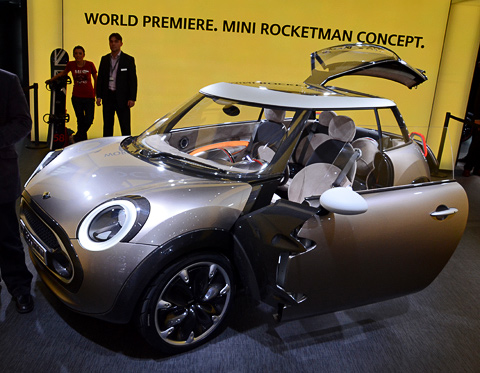 Mini rocketman. 