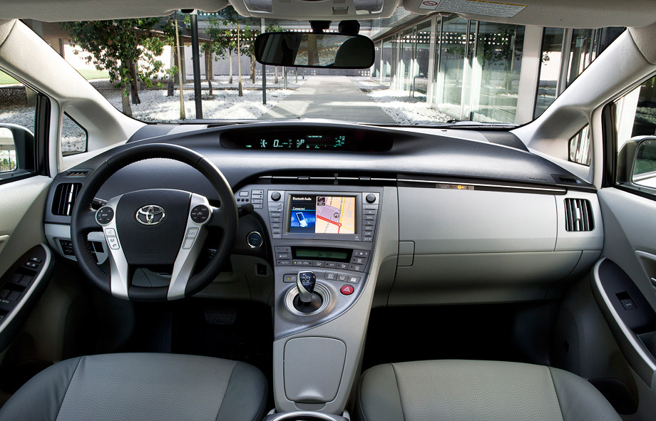 Toyota prius интерьер