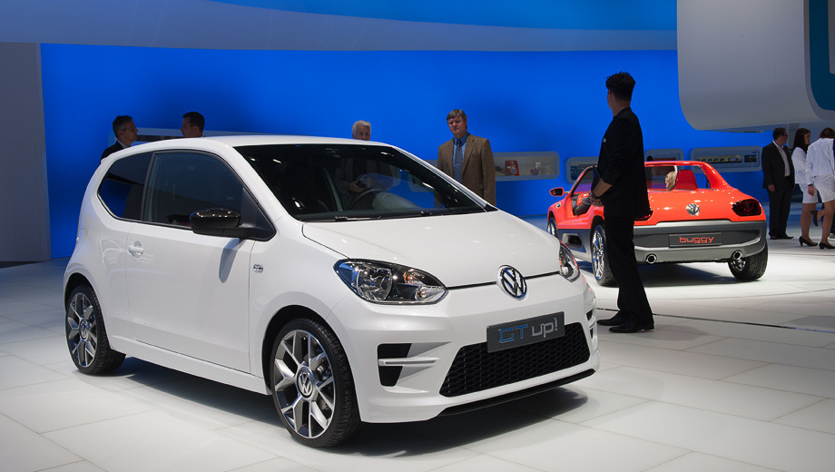 Volkswagen up. Обычный Volkswagen up! в Германии уже продаётся. Цены — от 9850 до 13 700 евро. А «горячий» GTup! дебютирует в конце 2012 года.