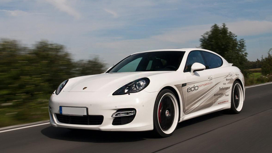 Porsche panamera. Модель Porsche Panamera Turbo S в издании фирмы Edo Competition с нуля до 200 км/ч выстреливает за 11,4 с. По замерам тюнеров, исходная машина делает это за 13,5 с.