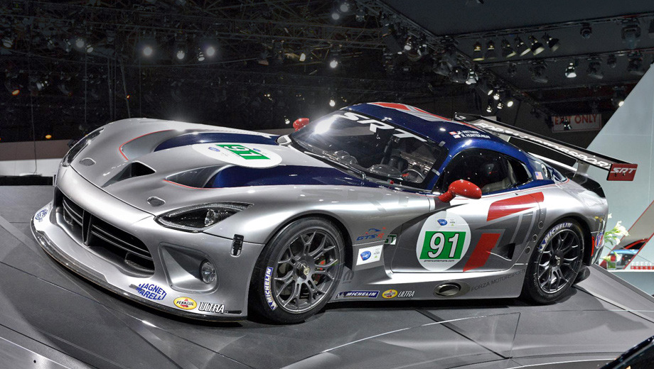 Dodge viper. Отделение SRT Motorsports строило гоночный SRT Viper GTS-R совместно с американской фирмой Riley Technologies.