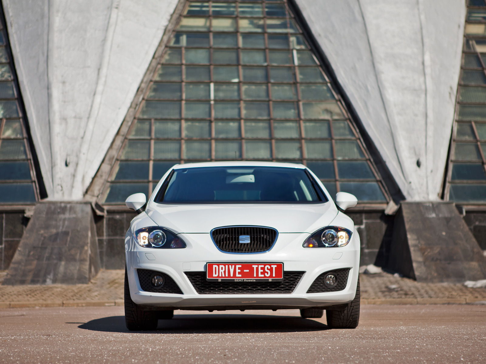 Отождествляем себя с увальнем в хэтчбеке Seat Leon — ДРАЙВ