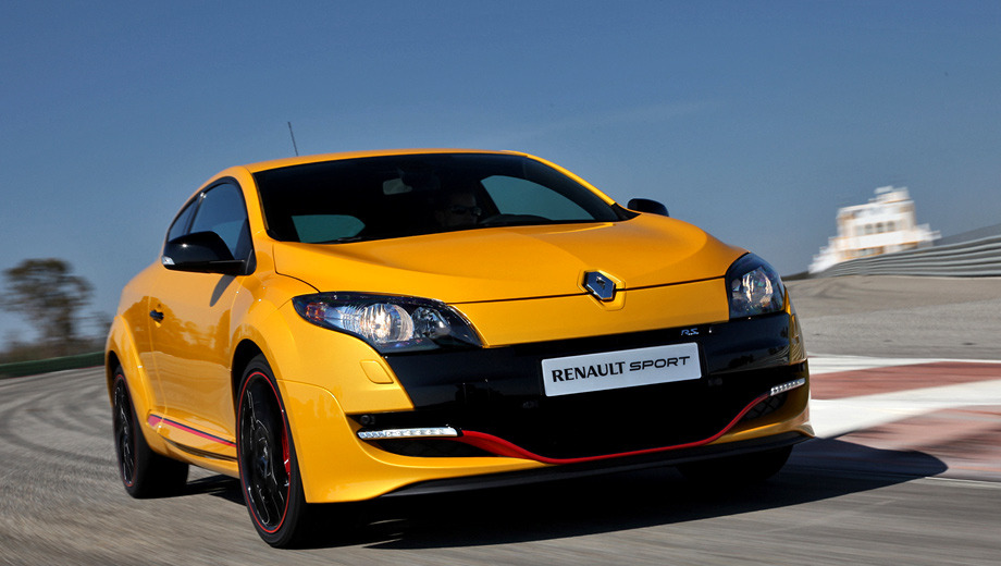 Renault megane rs. Для автомобиля стали доступны два новых цвета окраски кузова — белый и жёлтый (на фото) «металлик».