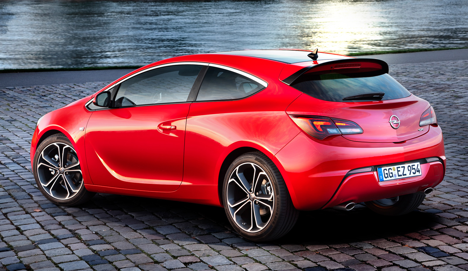 Opel Astra GTC 2023. Opel Astra GTC 2.0T.