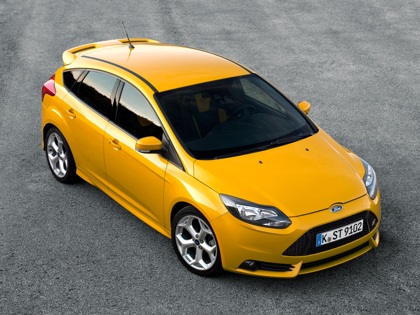 Колдуем за рулём спорткаров Ford Focus ST — ДРАЙВ