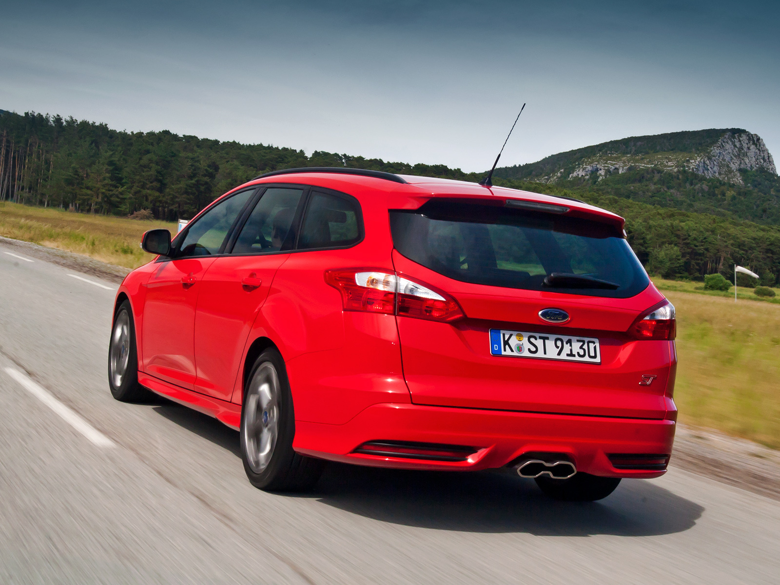 Колдуем за рулём спорткаров Ford Focus ST — ДРАЙВ