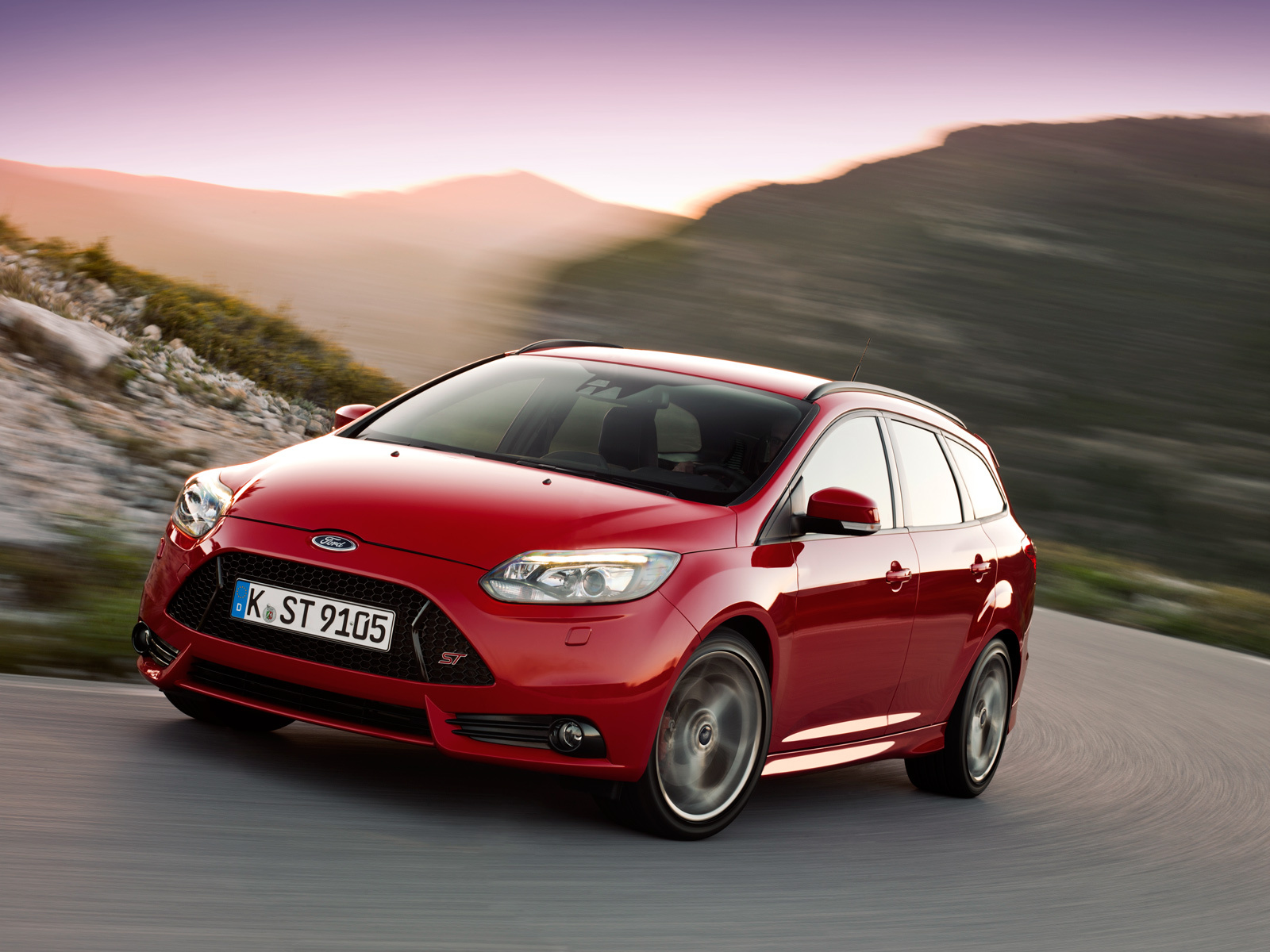 Колдуем за рулём спорткаров Ford Focus ST — ДРАЙВ