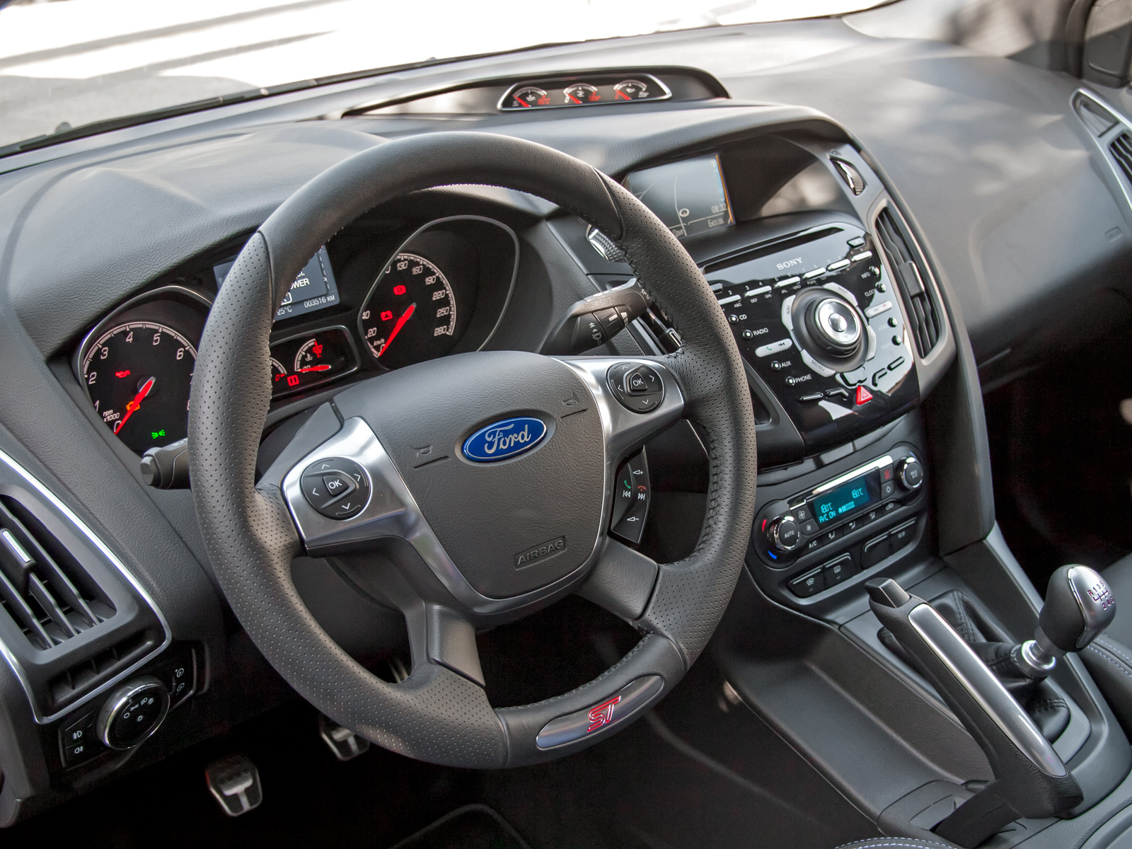 Focus autocomplete. Руль Ford Focus 4 St. Руль Форд фокус 3 ст. Руль Форд фокус 3 Титаниум. Форд фокус 3 салон руль.