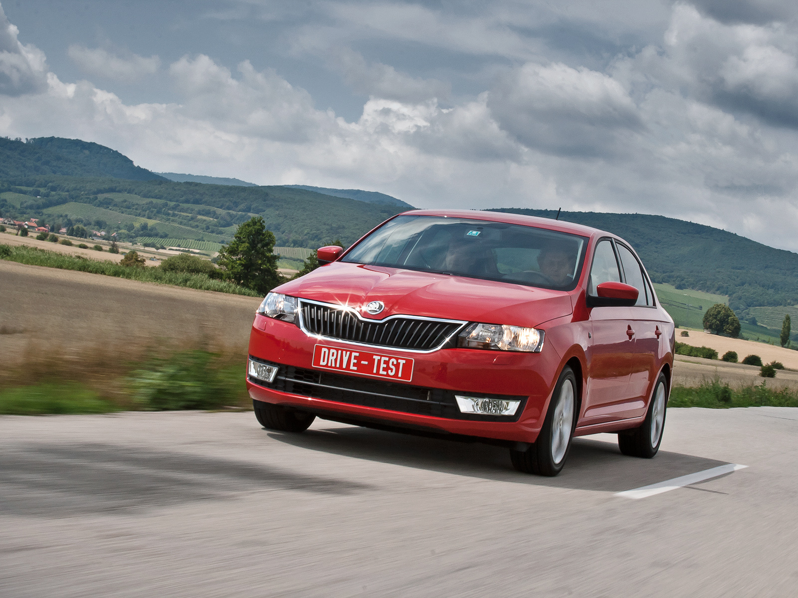 Оцениваем практичность лифтбека Skoda Rapid — ДРАЙВ