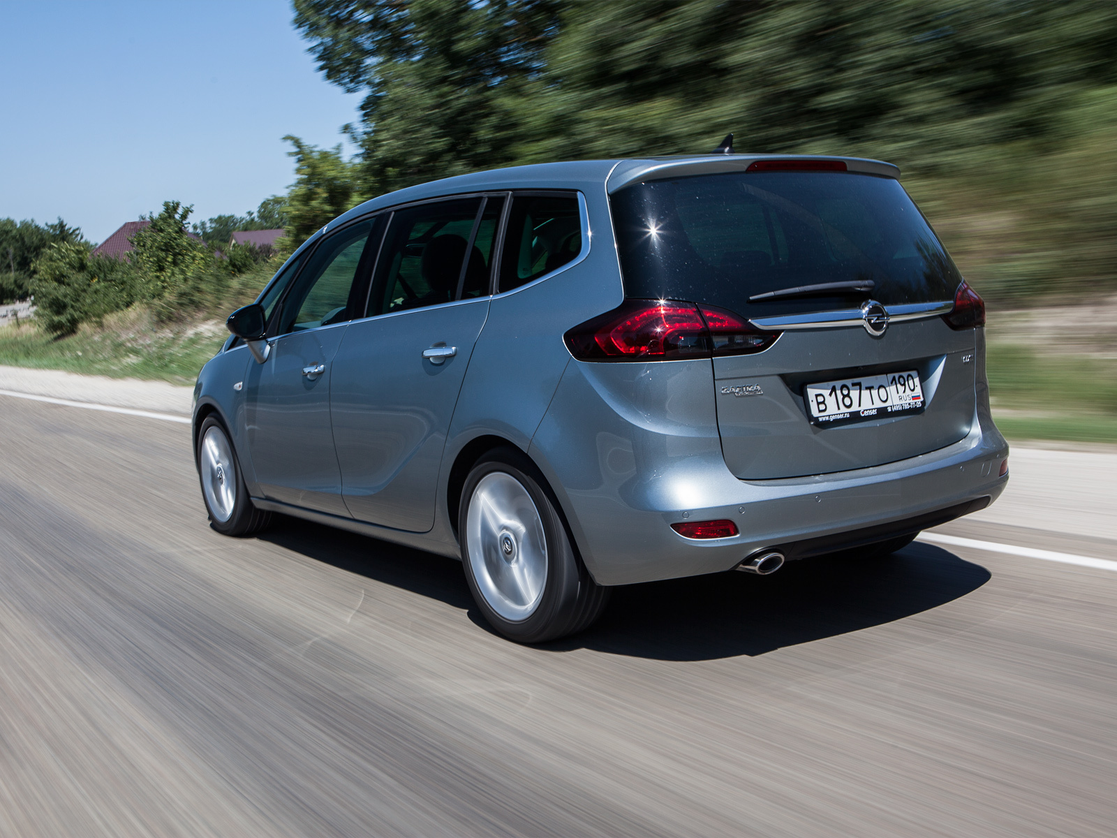 Высматриваем черты бизнес-класса в компактвэне Opel Zafira Tourer — ДРАЙВ