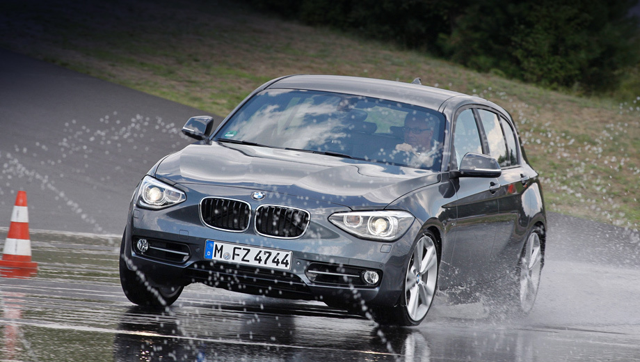Bmw 1,Bmw 3. С осени 2012 года все новые вариации BMW первой и третьей серий (на фото BMW 1 Series 120d), а также BMW X1 соответствуют стандарту Евро-6, который вступит в силу с 2014-го.