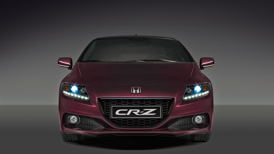 Honda cr-z,Honda civic. Двоякодвижимый хэтч CR-Z, накануне интриговавший фарой, диском и кнопкой, наконец-то показал своё истинное лицо.