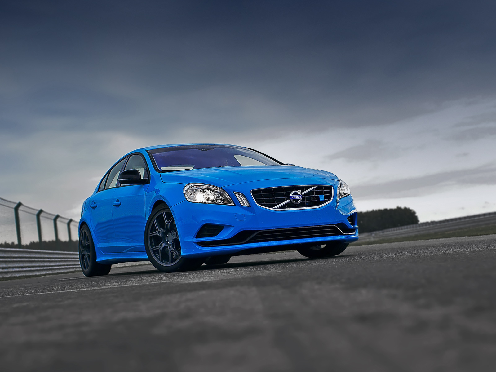 Прикасаемся к концепту Volvo S60 Polestar и не только — ДРАЙВ