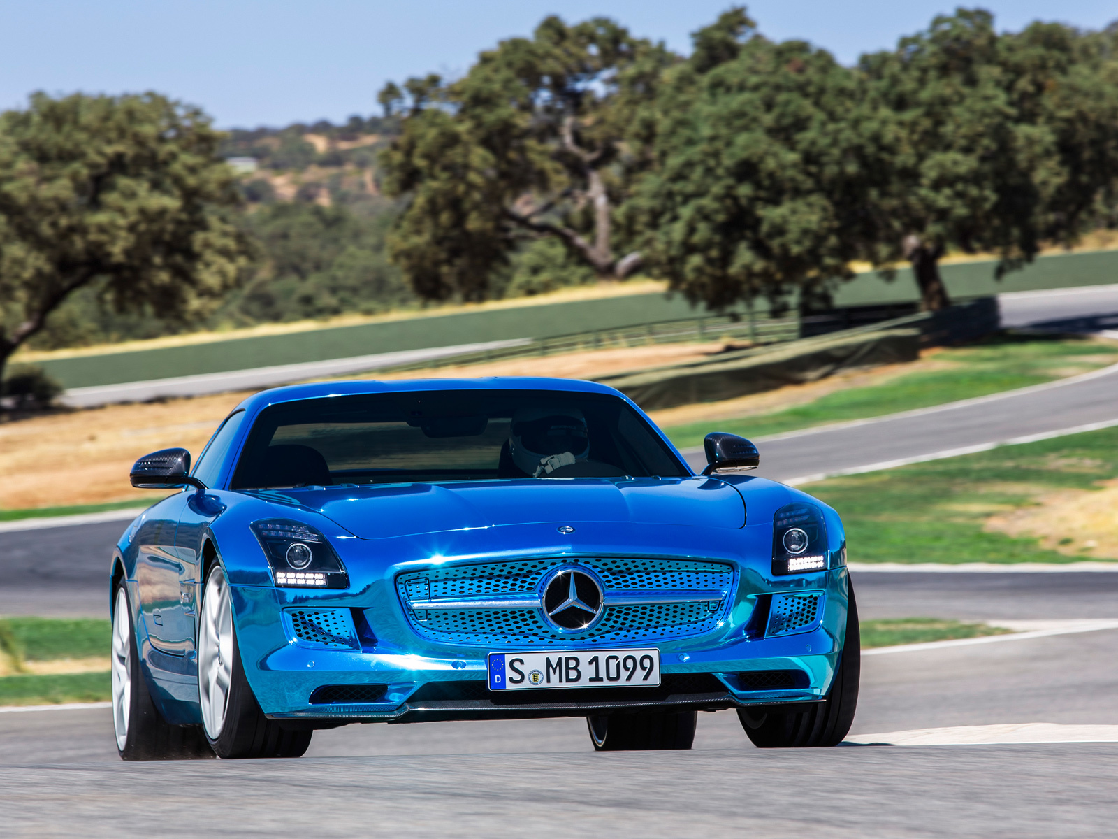 Купе Mercedes SLS AMG ED показало рекорд на Нордшляйфе — ДРАЙВ