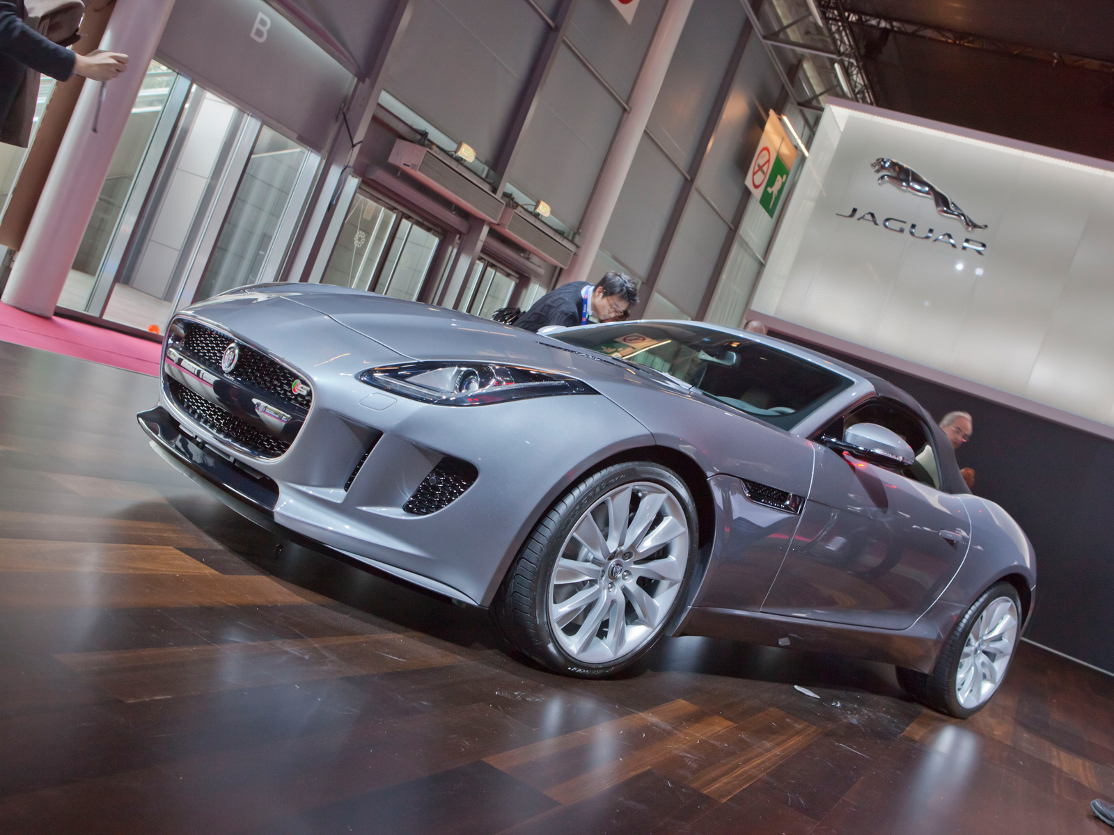 Родстер Jaguar F-Type оказался маленьким, да удаленьким — ДРАЙВ