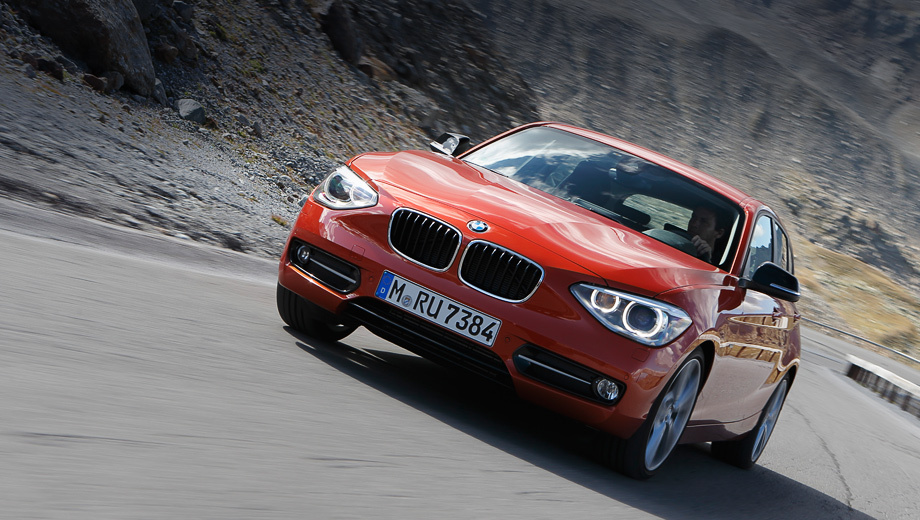Bmw 1. Заявленный средний расход топлива полноприводника BMW 120d xDrive составляет всего 4,7 л дизеля на 100 километров пути.