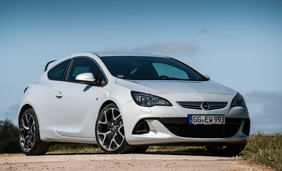 Opel Astra OPC J белая