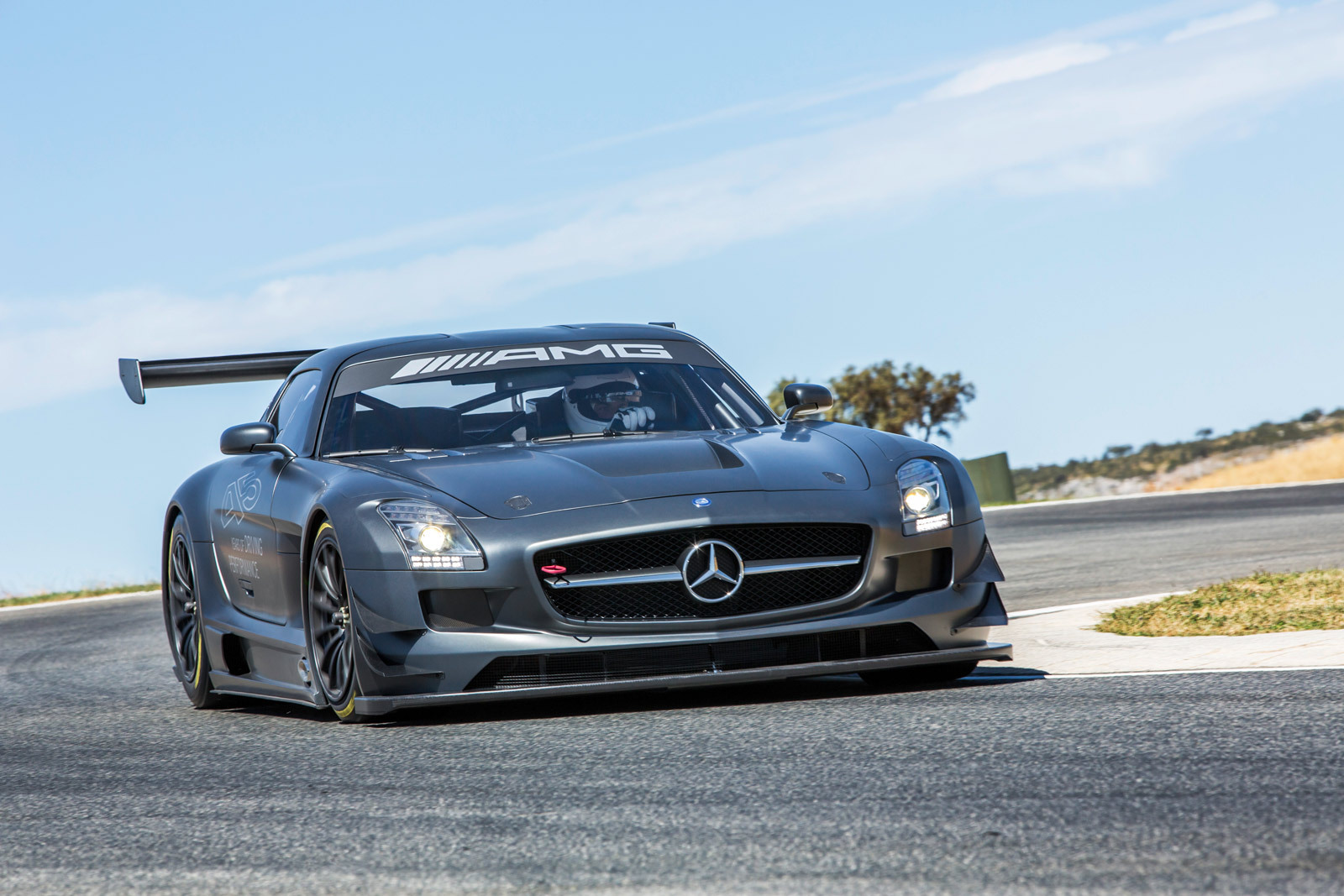 Немцы выпустили особую версию спорткара Mercedes SLS AMG GT3 — ДРАЙВ