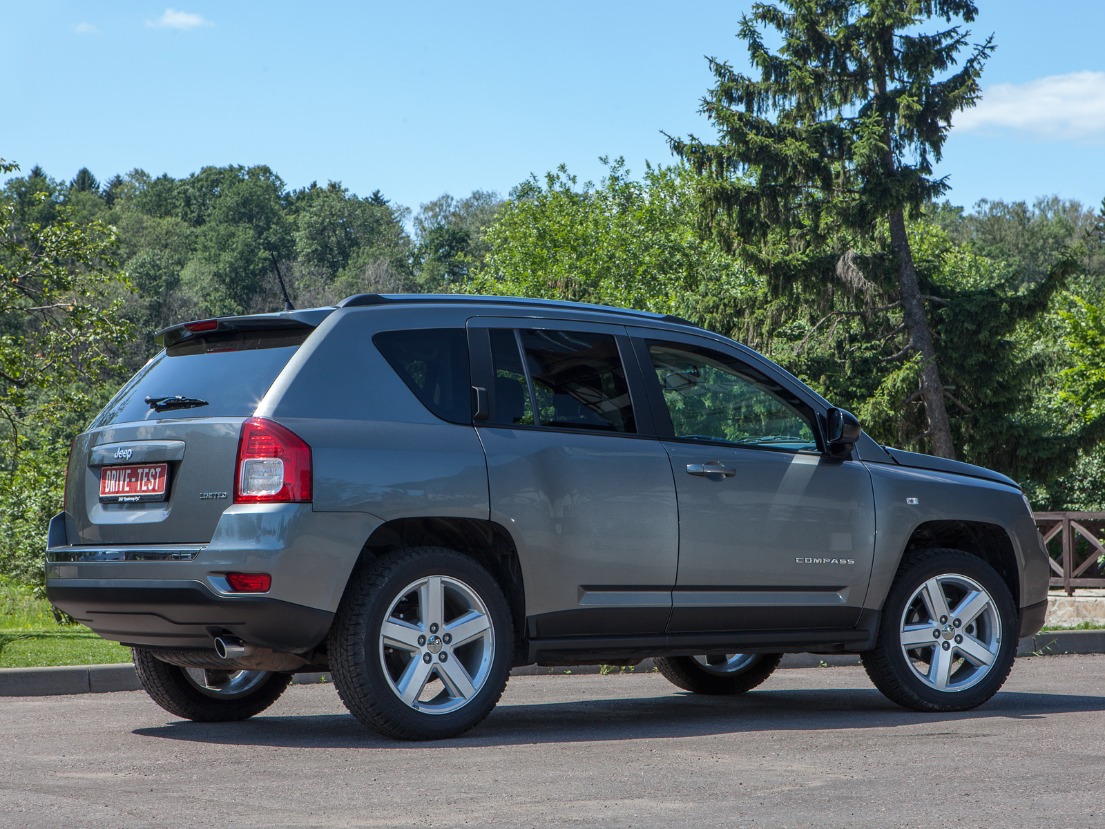 Сдерживаем себя вместе с кроссовером Jeep Compass — ДРАЙВ