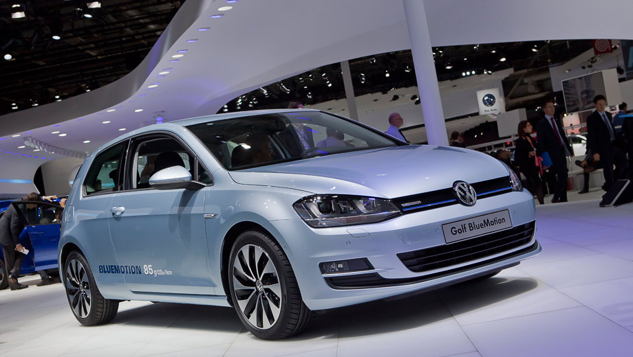 Volkswagen golf. В Европе Golf  VII стартует с отметки в 16 975 евро.
