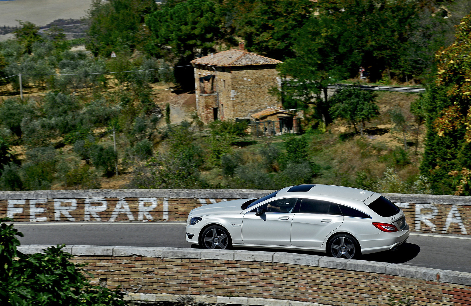 Следим за попыткой универсала Mercedes CLS создать новый жанр — ДРАЙВ