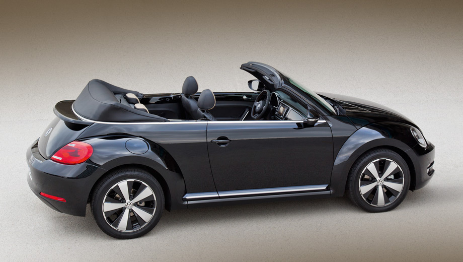 Volkswagen beetle. Цены на люксовый кабриолет Volkswagen Beetle стартуют с отметки в 30 500 евро.