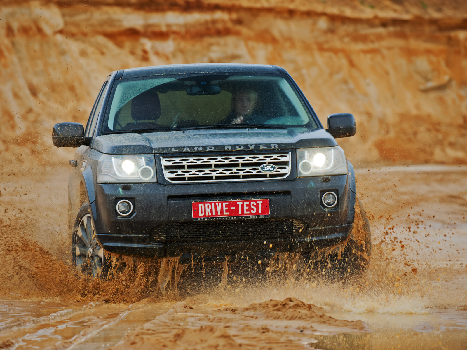 Меряем лужи обновлённым кроссовером Land Rover Freelander — ДРАЙВ